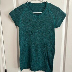 Lululemon Swiftly Tech Short Sleeve Crew - Size 6